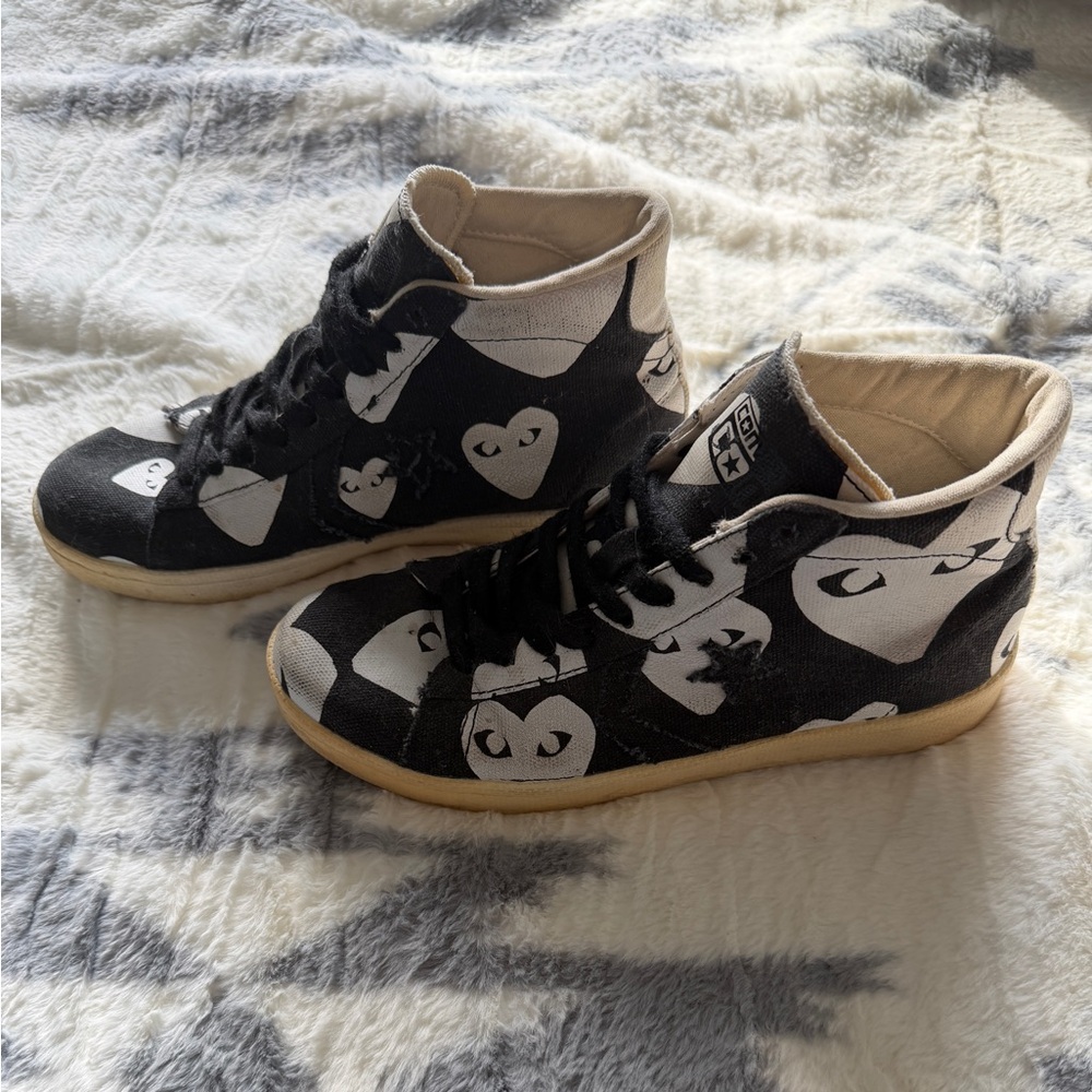 Comme des Garçons PLAY x Converse – Black Multi Heart High Tops